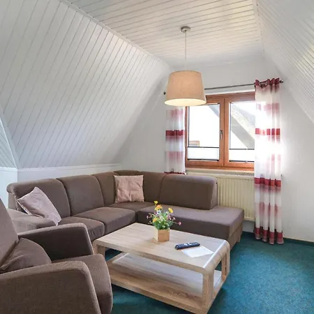 Holiday home 2 Bedroom Cozy In Mariendorf Middelhagen