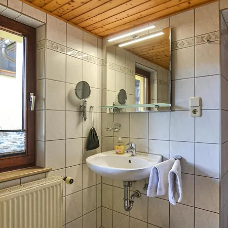 2 Bedroom Cozy In Mariendorf Middelhagen