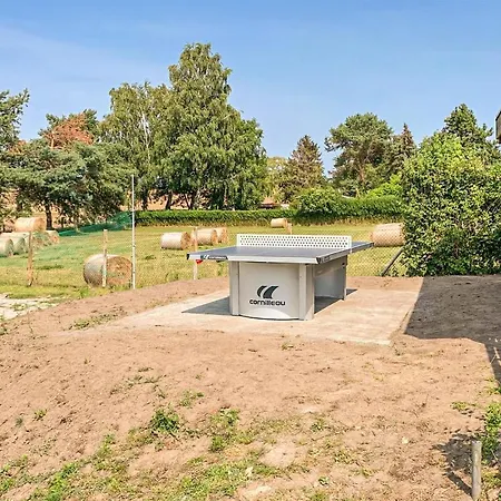 2 Bedroom Cozy In Mariendorf