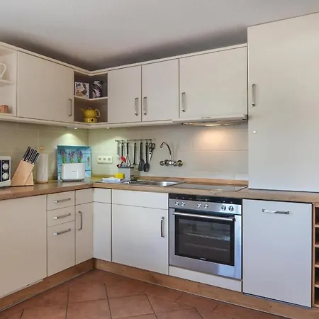 2 Bedroom Cozy In Mariendorf