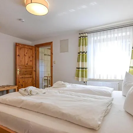 2 Bedroom Cozy In Mariendorf *